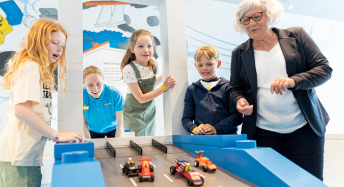 LEGO House skoleprogram - Byg dit eget LEGO køretøj i Test Driver.