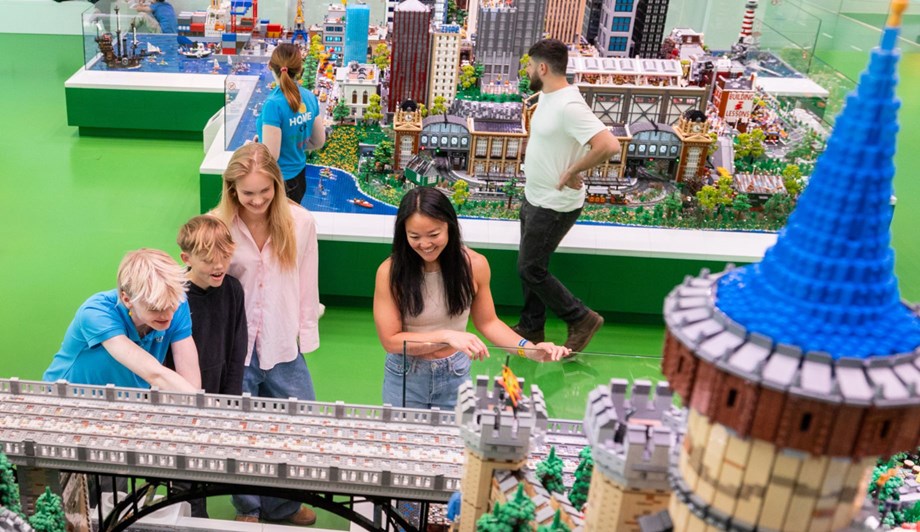Visit LEGO House as a group - with family, friends or colleagues.