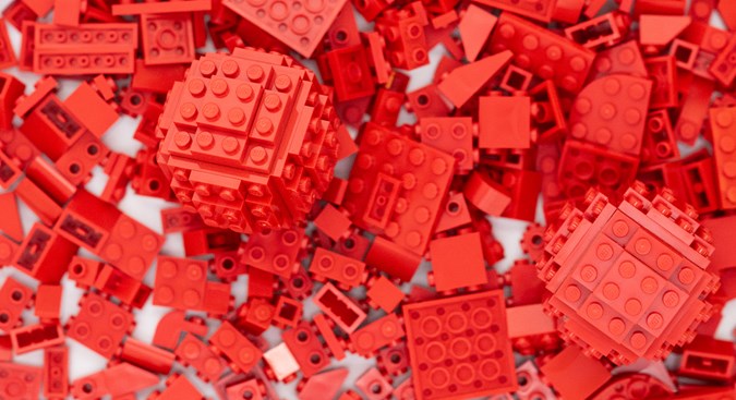 LEGO Masters Academy - aROUND the bricks we go