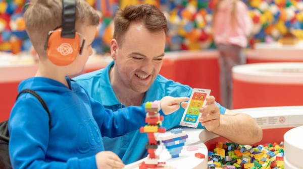 LEGO House inkluderende leg