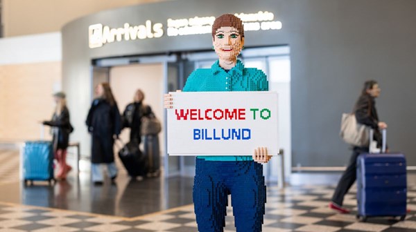 BLL lufthavn LEGO velkomst pige