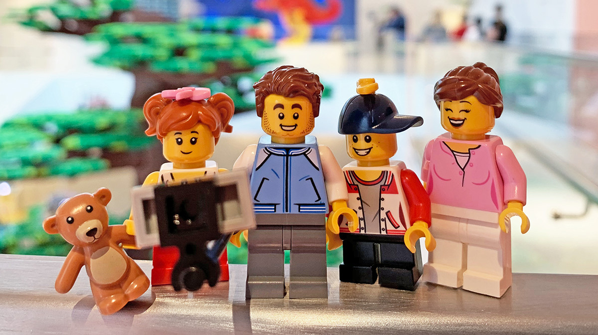 Lego minifigure online family