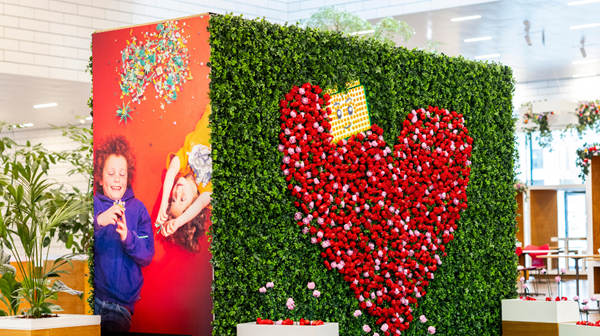 Blomstervæg i LEGO House